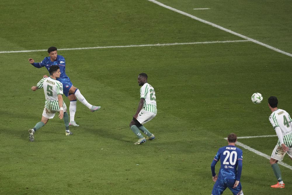 广东男篮33分大胜晋级八强，徐杰23+6胡明轩复出10+3，王洪泽9分